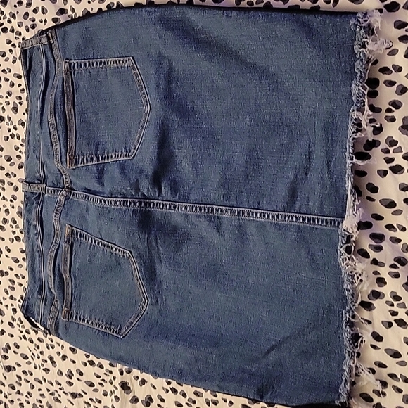 Torrid denim raw hem skirt with vertical side stripes - Picture 4 of 6